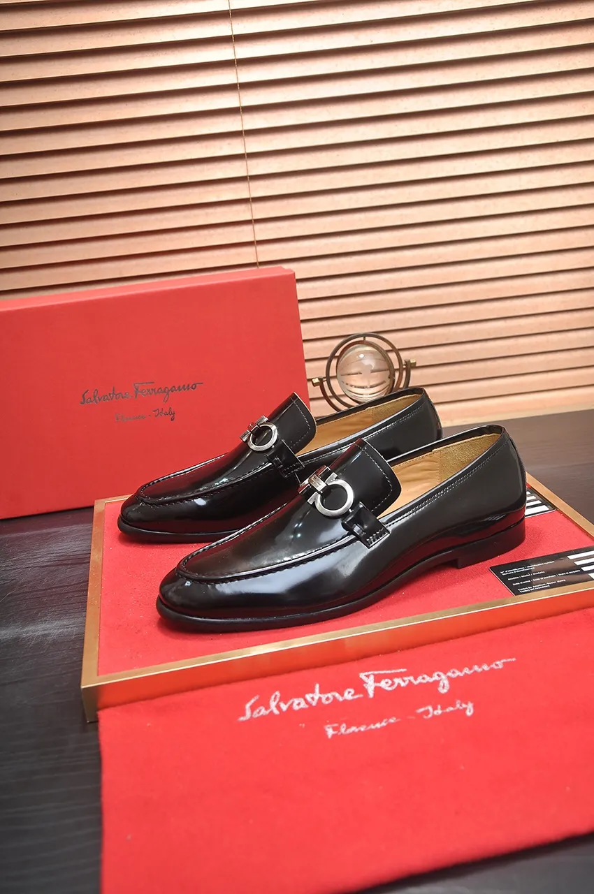 Men's shoes 💰520💶【Ferragamo/Ferragamo】The latest model in the counter. Original imported high-quality cowhide with open sides + imported 🐂 water-dyed cowhide lining + original luxury metal buckle + original combination outsole. No pressure for comparison. 38--45 (45 is custom-made and cannot be returned or exchanged)